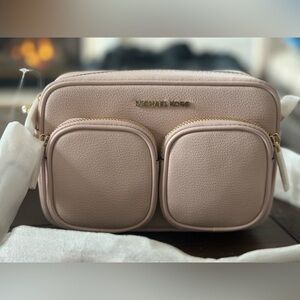 Michael kors jet set medium cross body powder blush